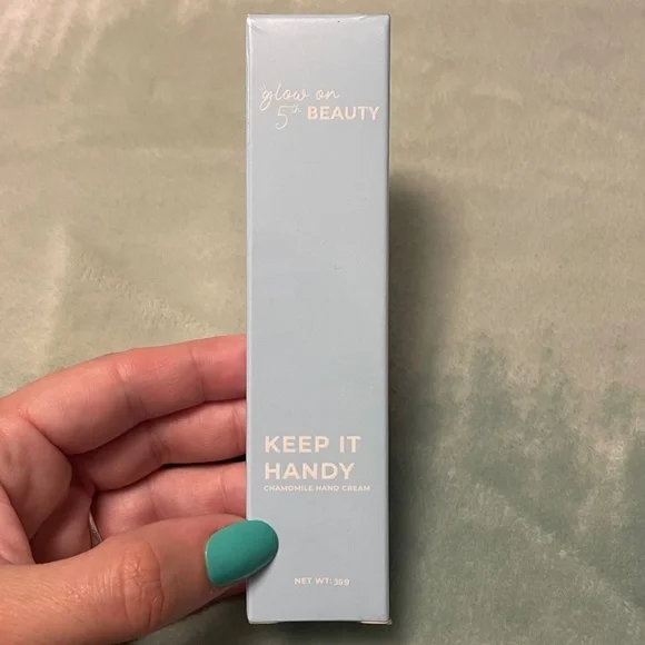 Glow on 5th Simply Glowing Vitamin C Serum & Keep It Handy Hand Cream - BUNDLE - Picture 3 of 10